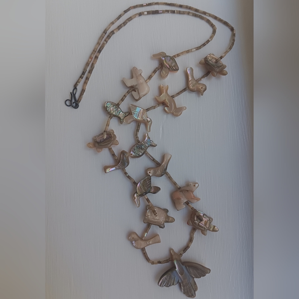 Vintage 1970s Zuni Native American Mother of Pearl Fetish Necklace Carved Animal